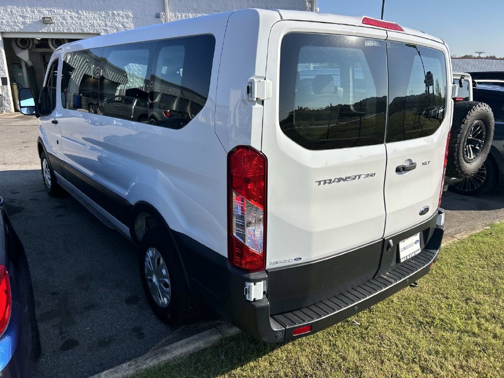 Used 2023 Oxford White Ford XLT image 4