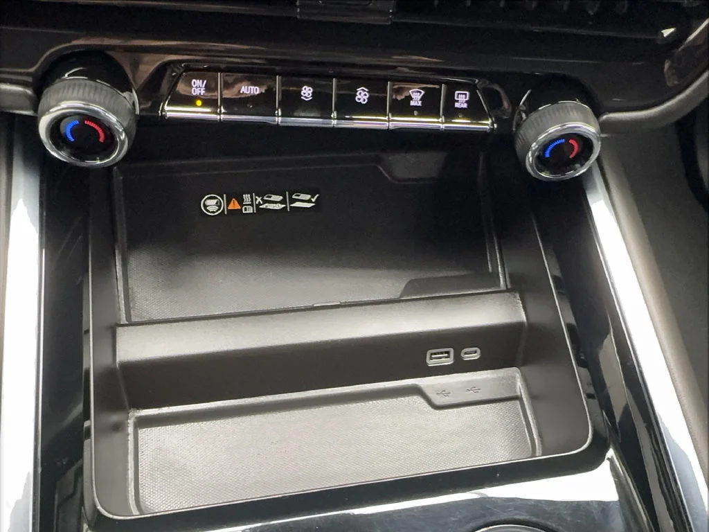 Used 2025 White Chevrolet LT image 50