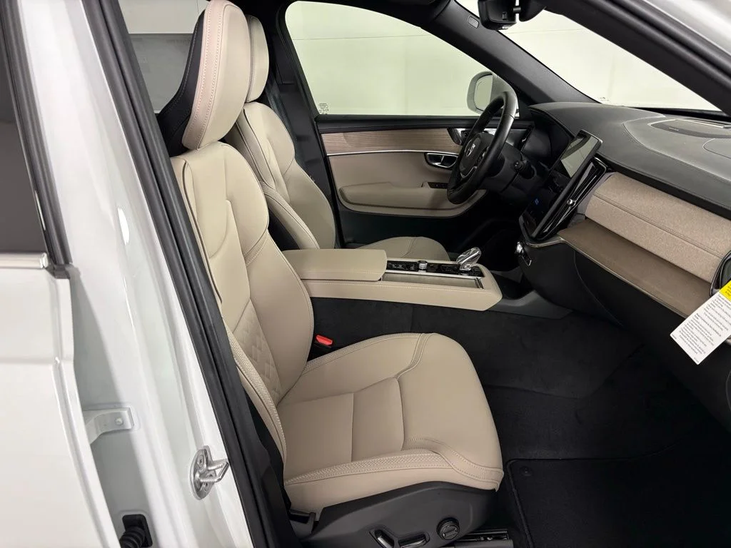 New 2026 White Volvo T8 Plus image 45