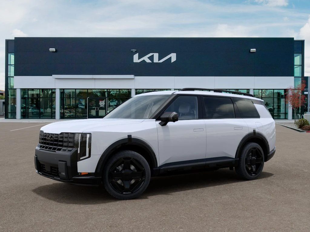 New 2027 White Kia  image 3