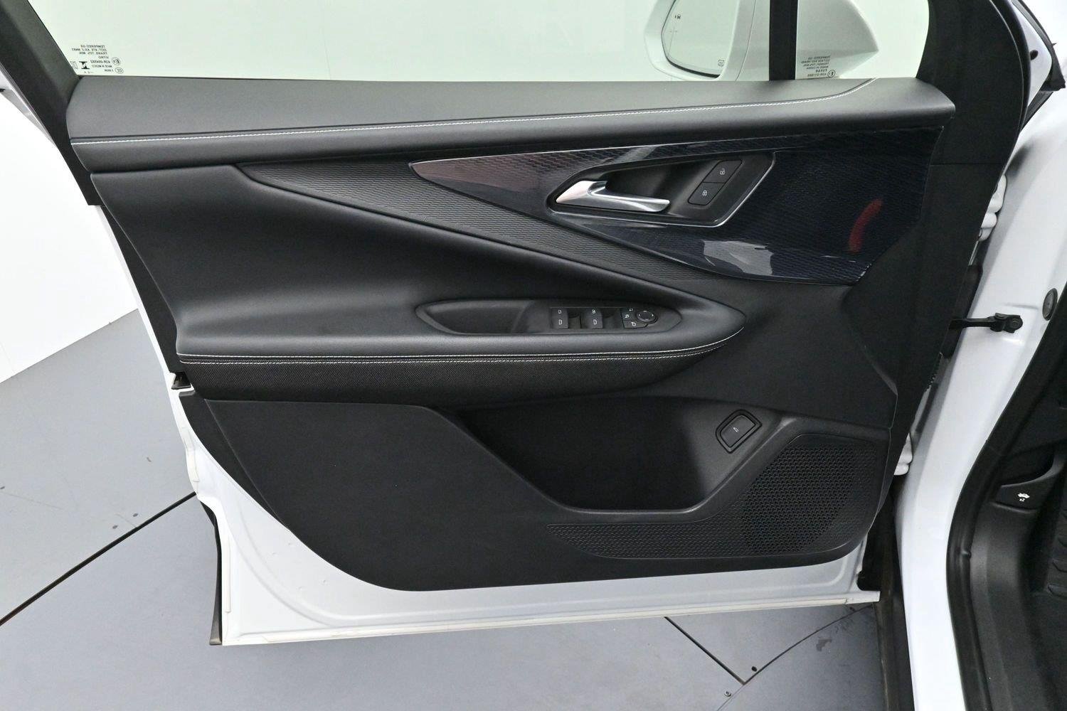 Used 2024 Summit White Chevrolet LT image 12