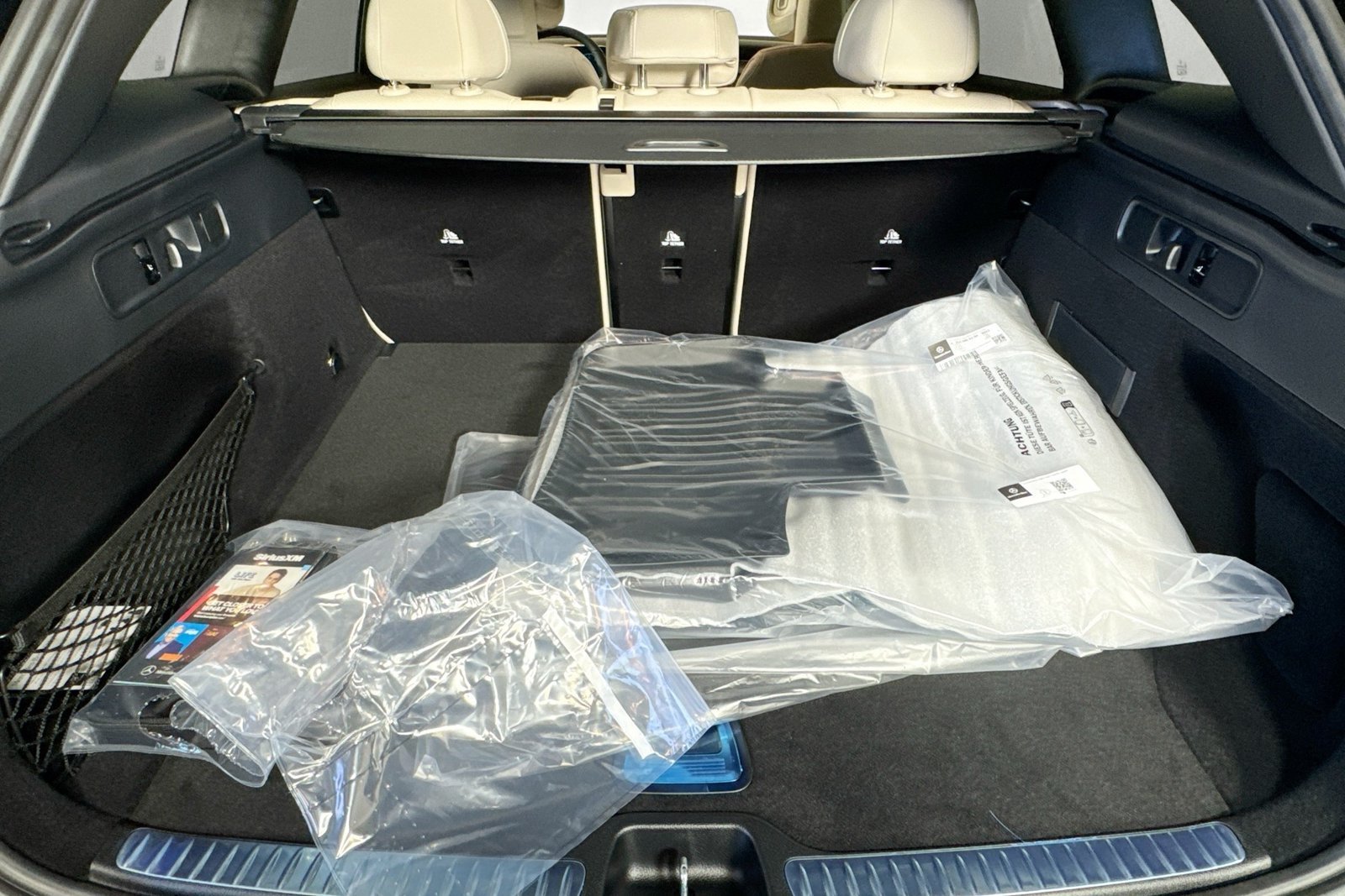 New 2026 Black Mercedes-Benz GLC 300 image 24