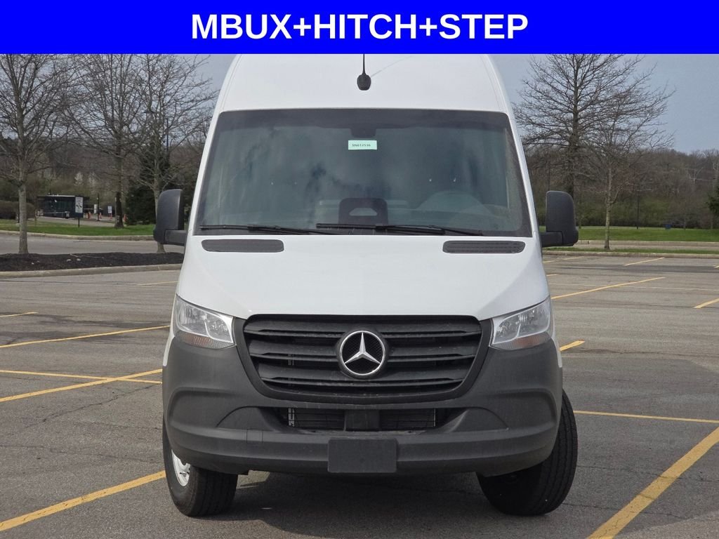 New 2026 Arctic White Mercedes-Benz Cargo 170 WB image 8
