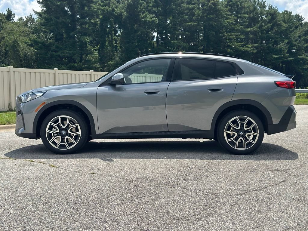 New 2026 Skyscraper Grey Metallic BMW xDrive28i image 4