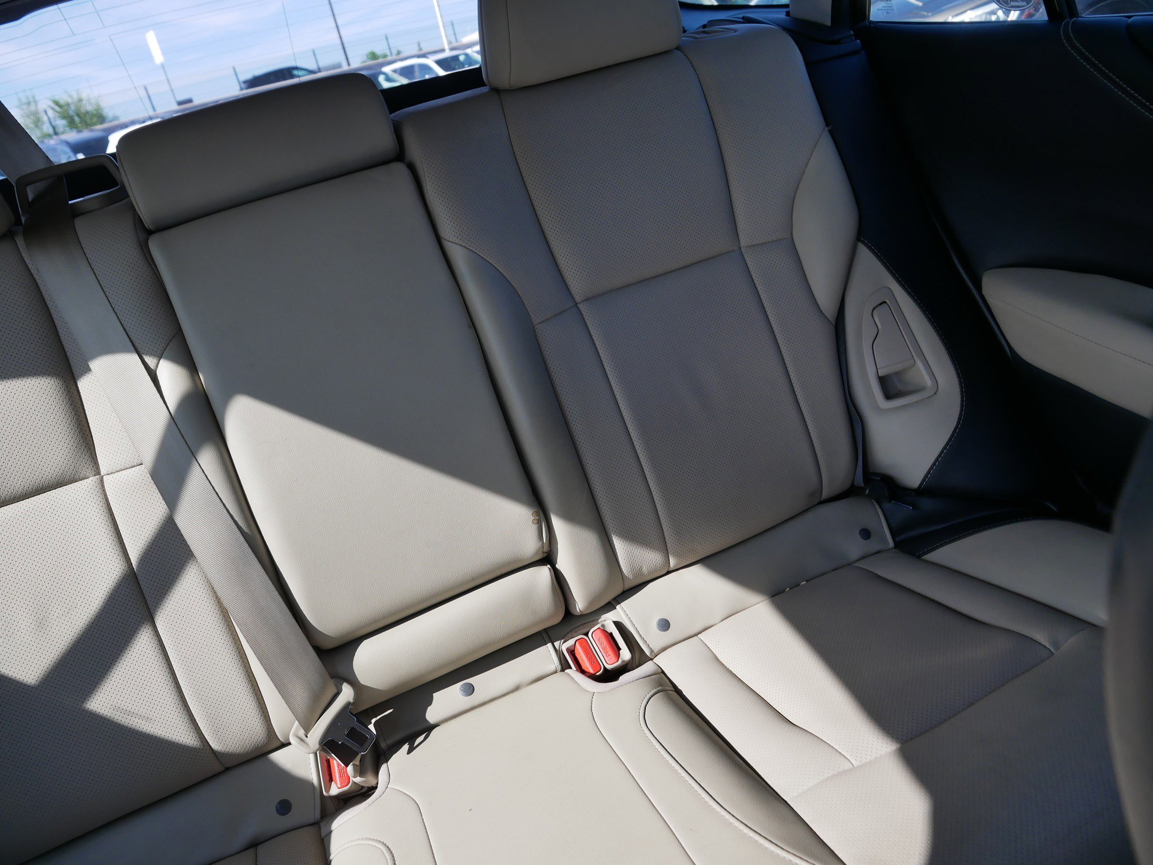 Used 2021 Crystal White Pearl Subaru Limited image 14
