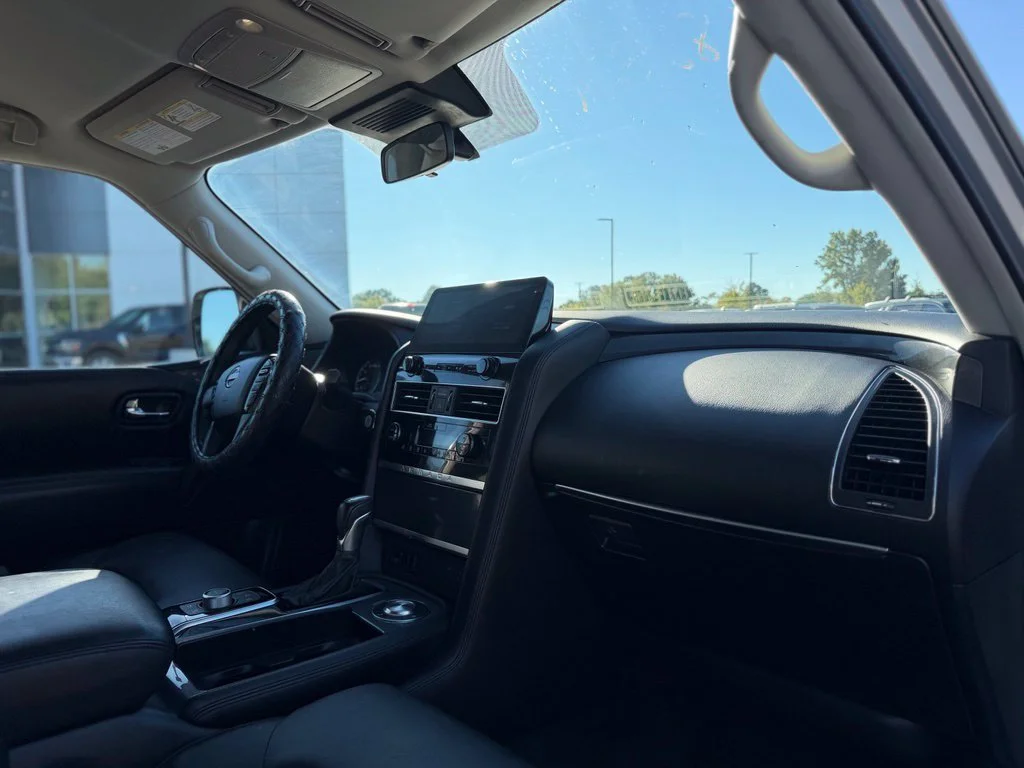 Used 2021 Silver Nissan SV image 9