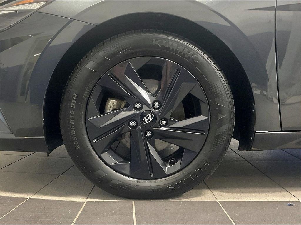 Used 2023 Gray Hyundai SEL image 7