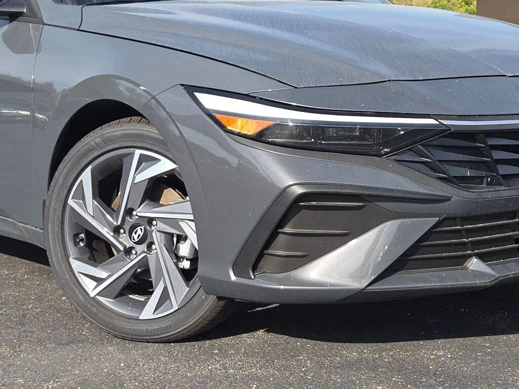 Used 2025 Ecotronic Gray Hyundai SEL Sport image 3