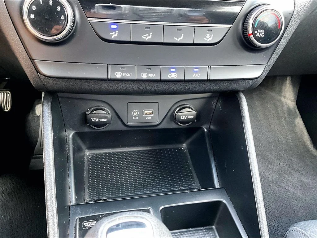 Used 2018 Gray Hyundai SE image 20