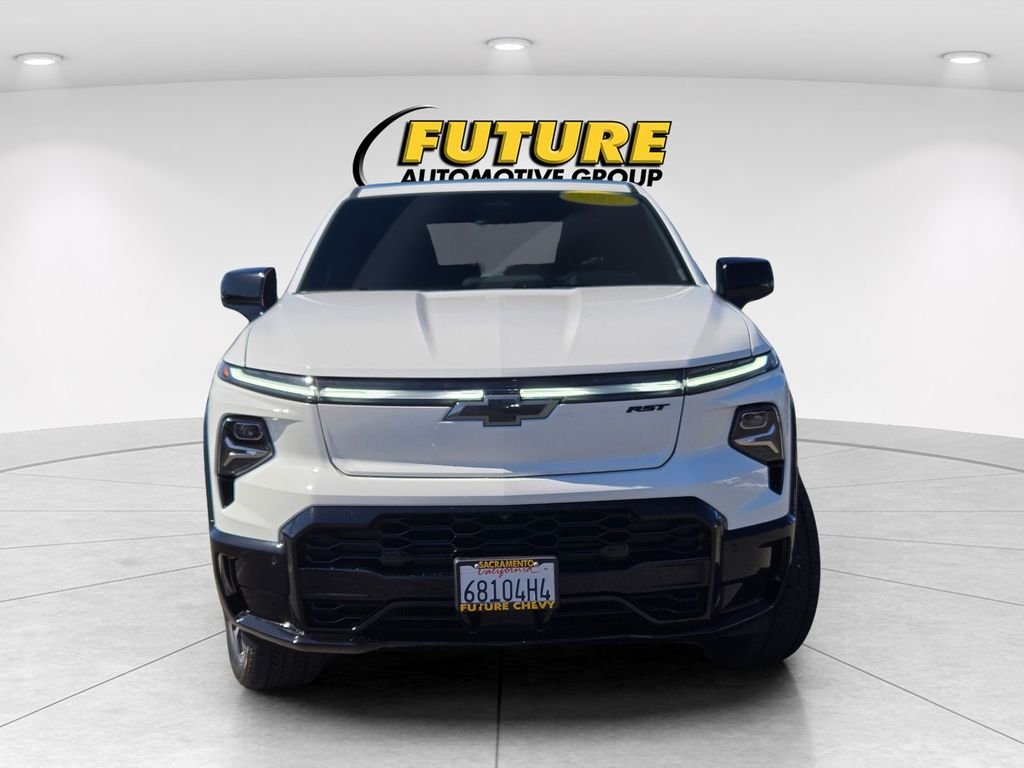 Used 2025 White Chevrolet RST image 2