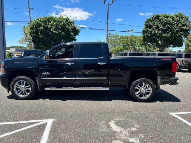 Used 2019 Black Chevrolet High Country image 4
