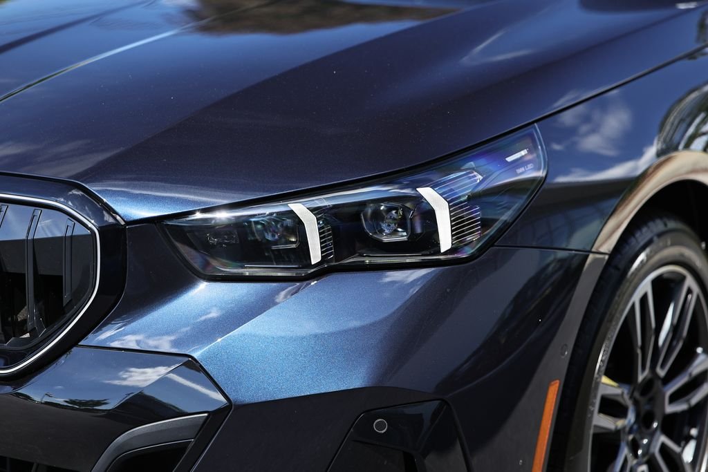 2027 BMW 5 Series 530i - Photo 10