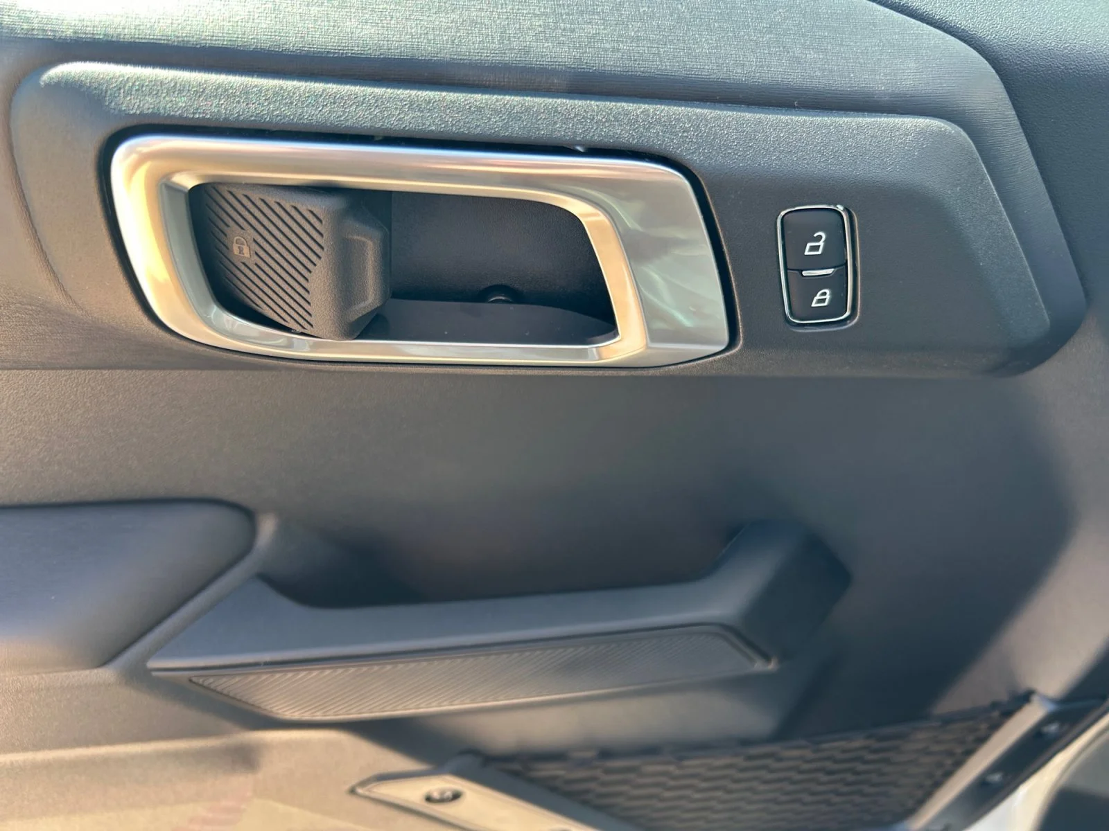 New 2026 Avalanche Grey Ford Outer Banks image 17