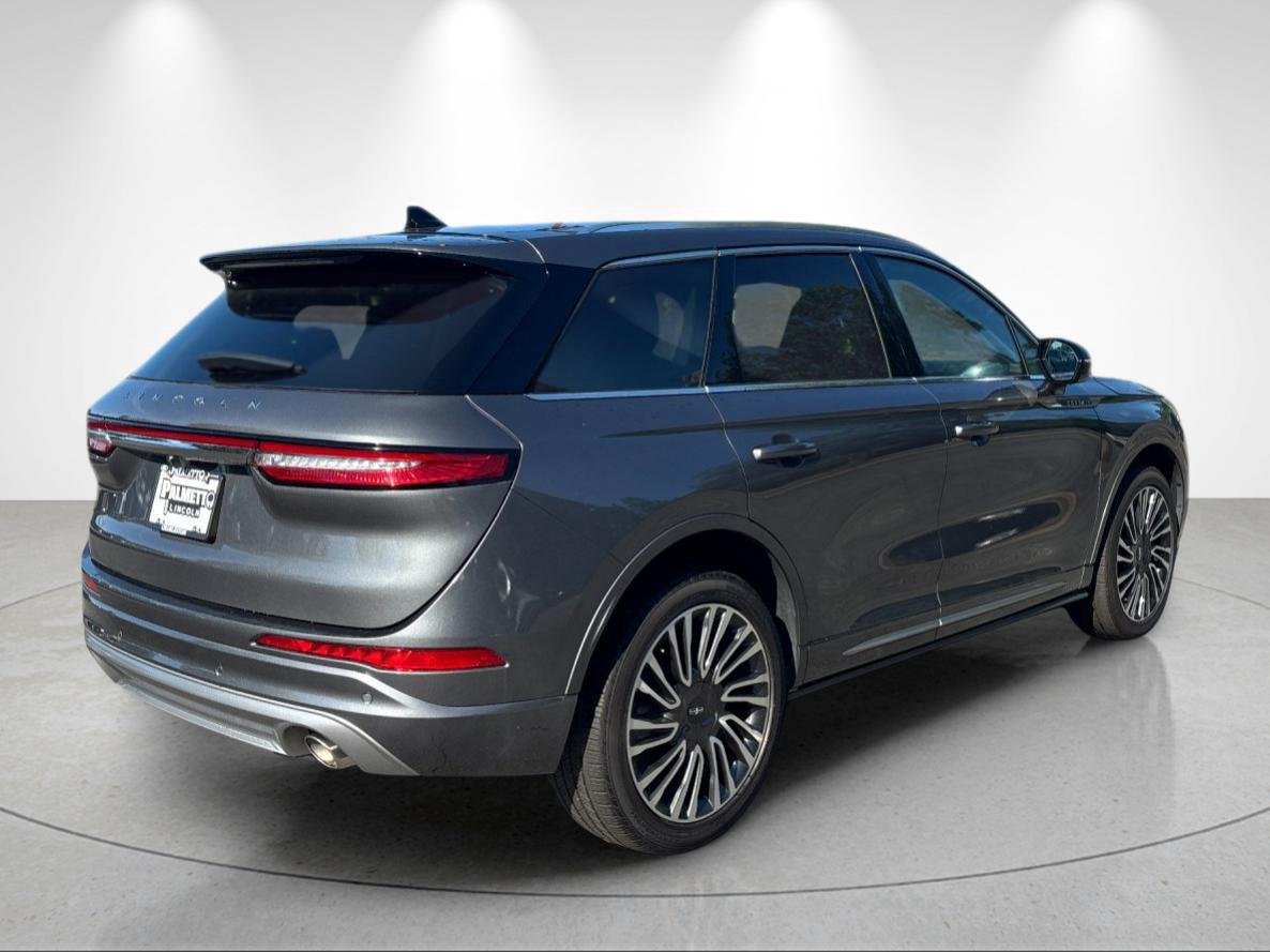 Used 2022 Asher Gray Metallic Clearcoat Lincoln Reserve image 5