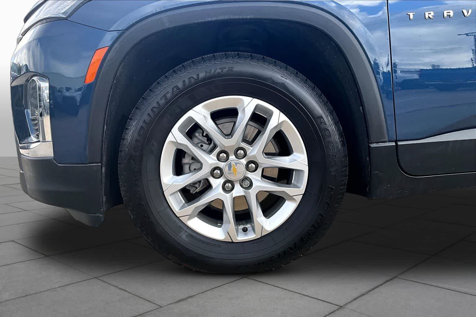Used 2022 Northsky Blue Metallic Chevrolet LS image 11