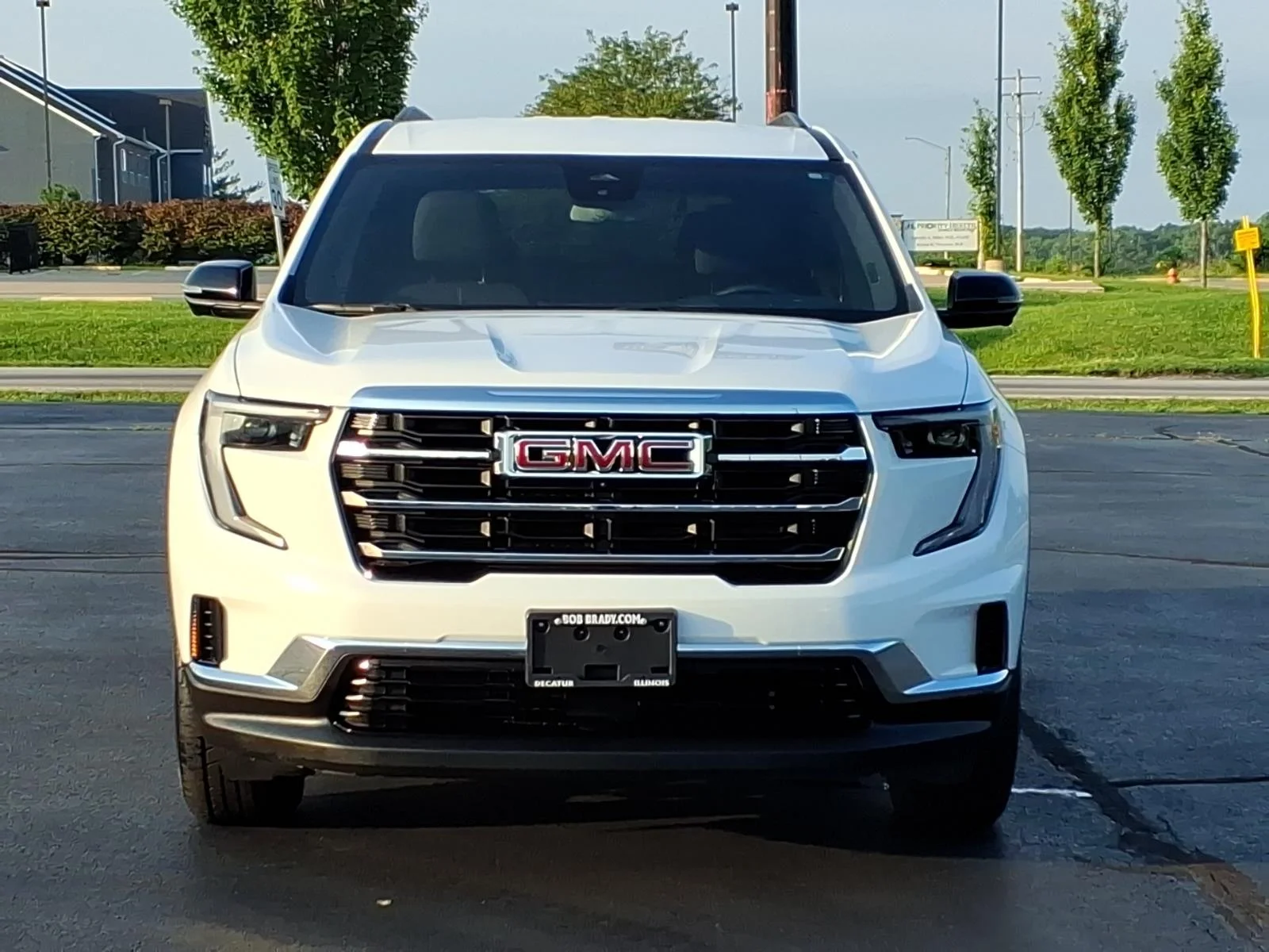 Used 2025 White GMC Elevation image 17
