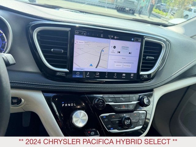 Used 2024 Black Chrysler Select image 17