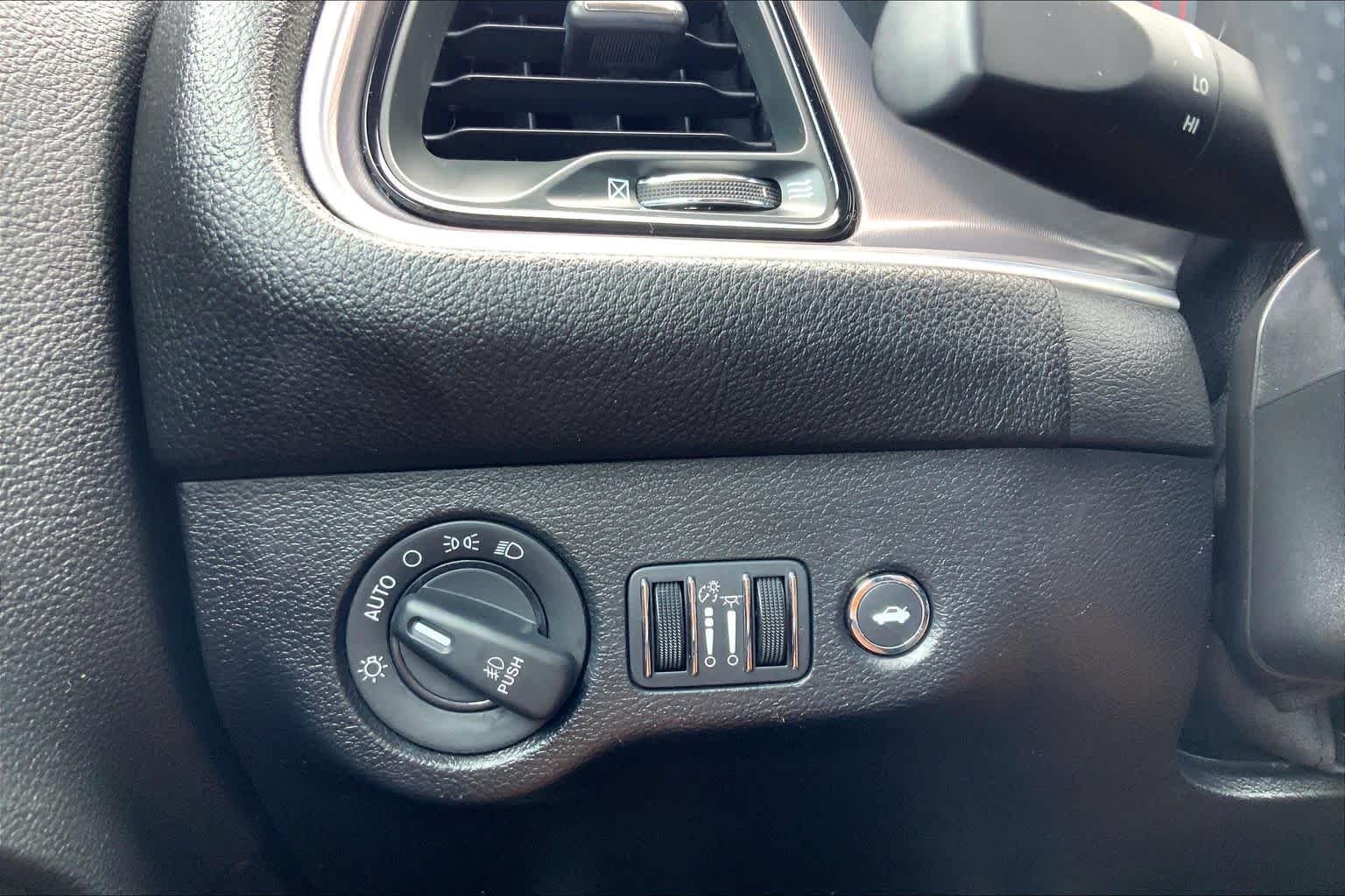 Used 2021 Granite Pearlcoat Dodge SXT image 30