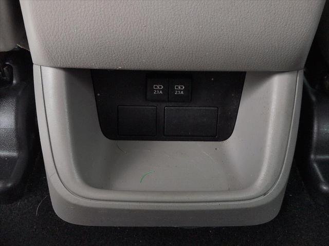 Certified Used 2019 ALUMINA JADE METAL Toyota  image 8
