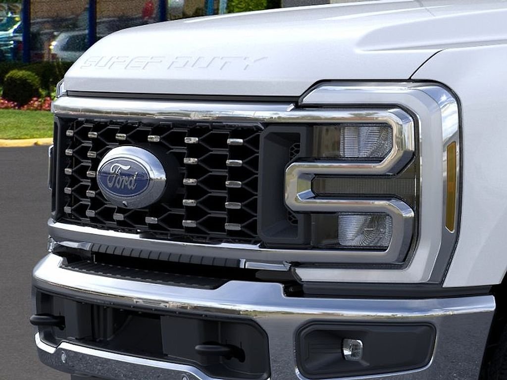 New 2026 Star White Metallic Tri-Coat Ford F-350® Lariat® image 17