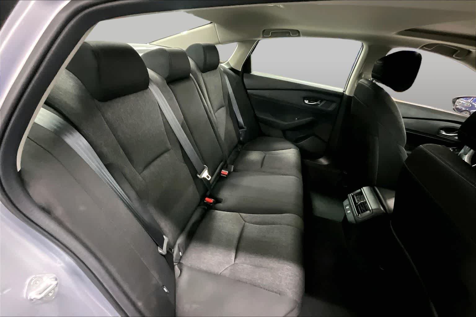 Used 2025 Solar Silver Metallic Honda SE image 20