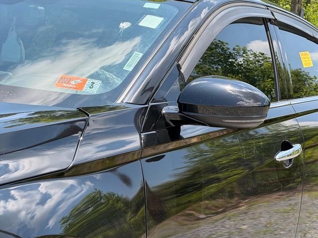 Used 2019 Black Nissan 2.5 SV image 6