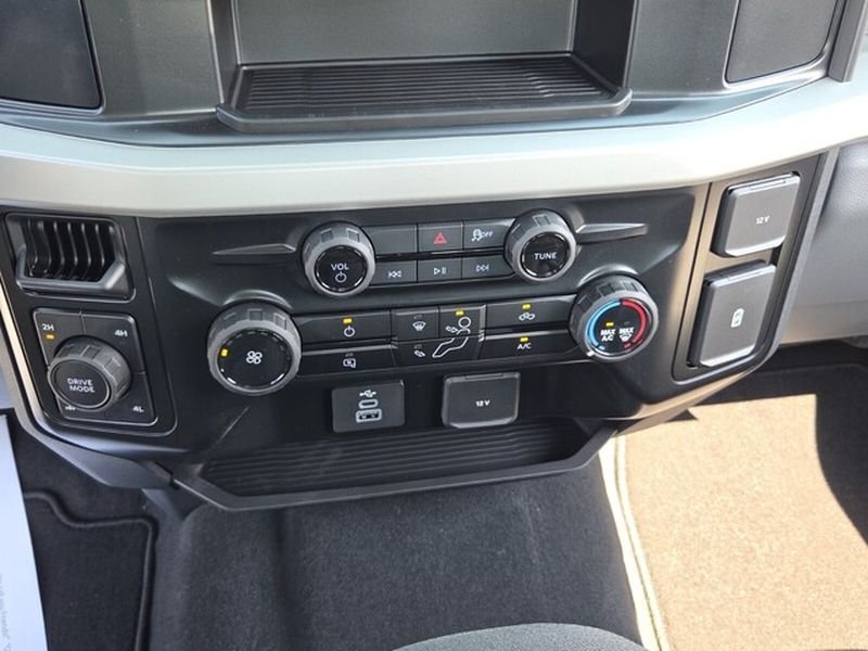 New 2026 Oxford White Ford F-250® XL image 21