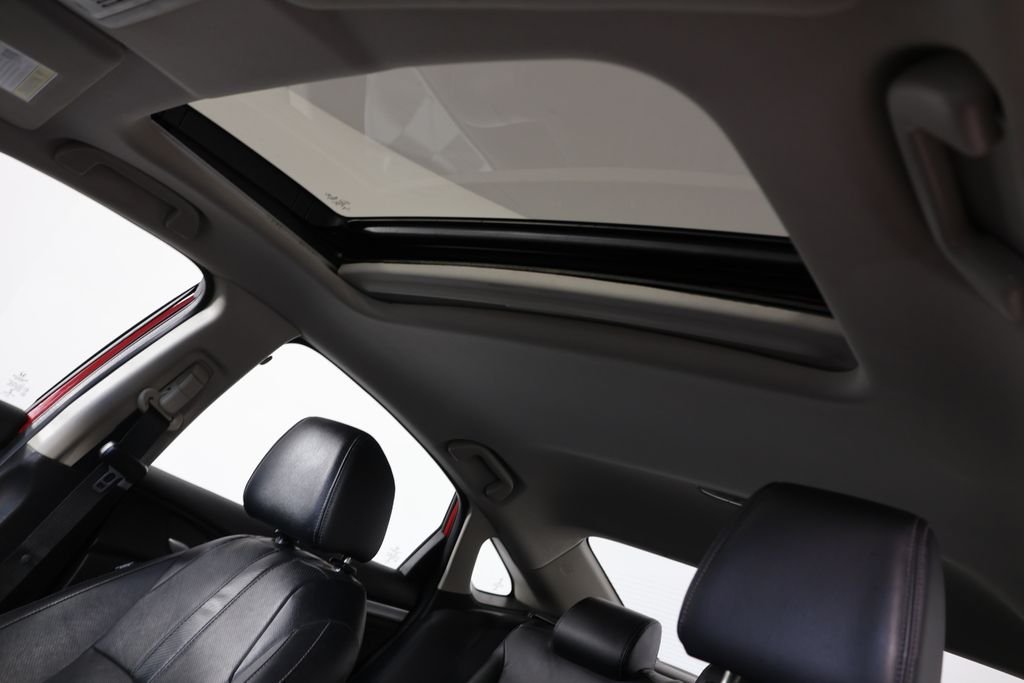 Used 2016 Red Honda EX-L image 17
