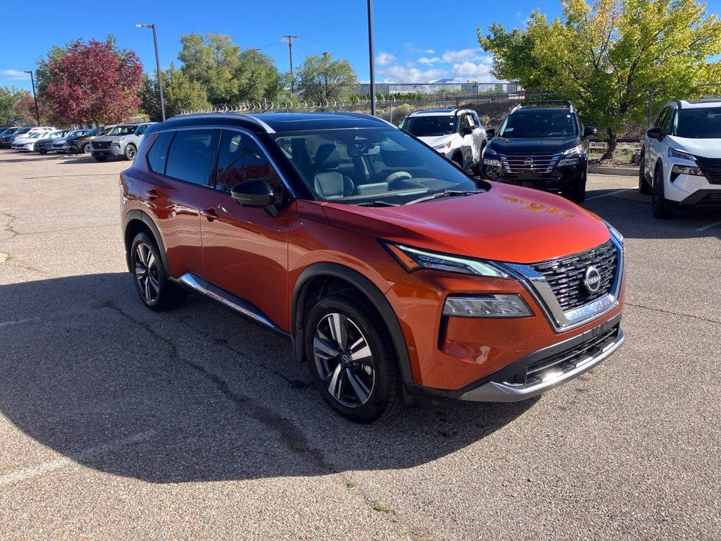 Used 2023 Orange Nissan SL image 3
