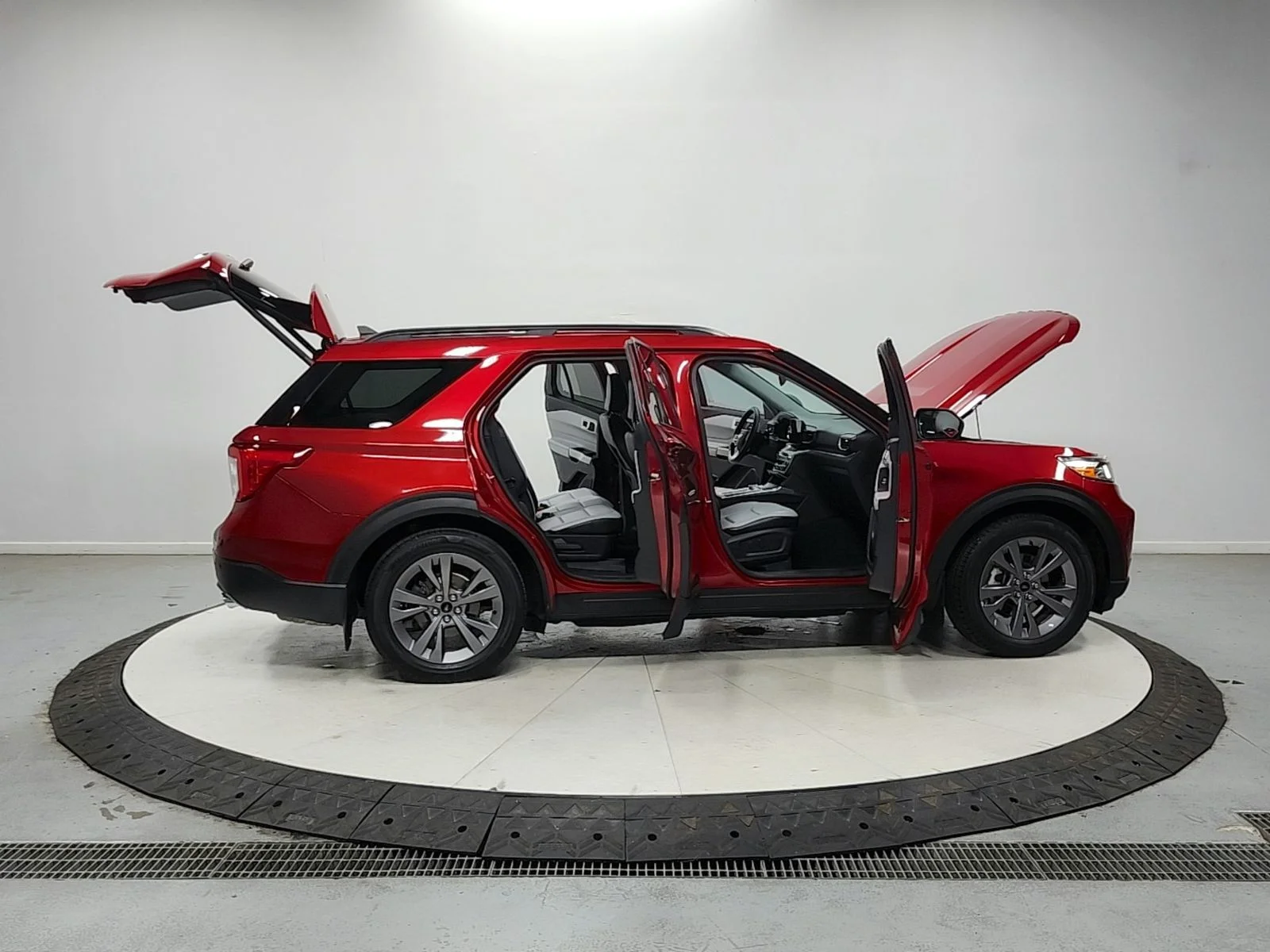 Used 2021 Red Ford XLT image 18
