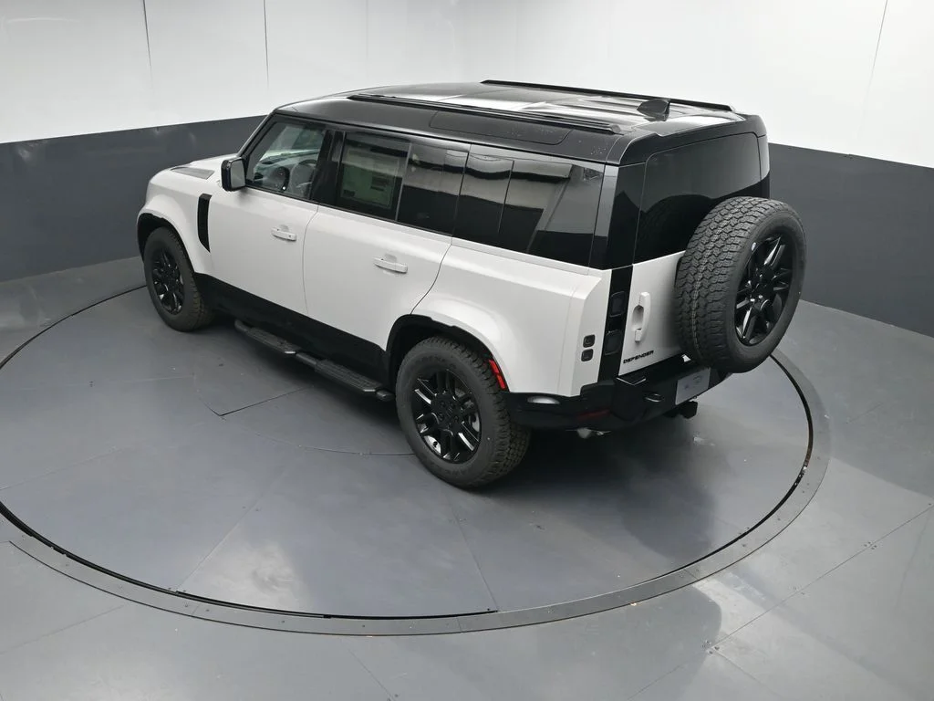 Certified Used 2026 Gray Land Rover X-Dynamic SE image 33