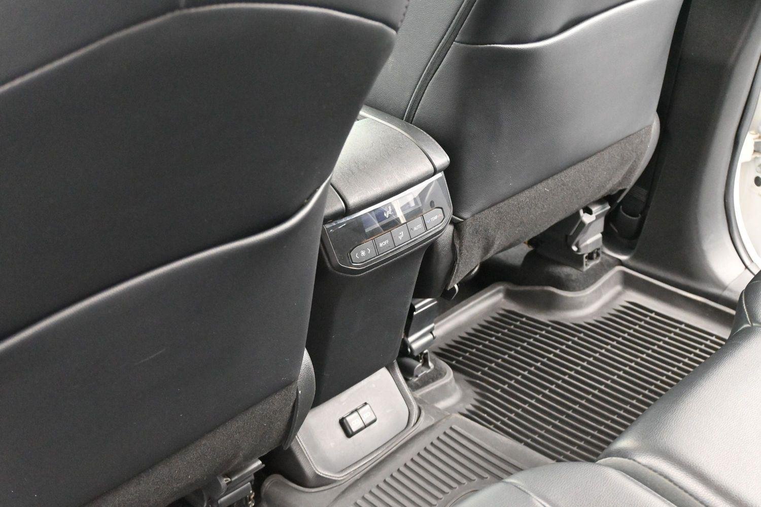 Used 2022 Wind Chill Pearl Toyota XLE image 32