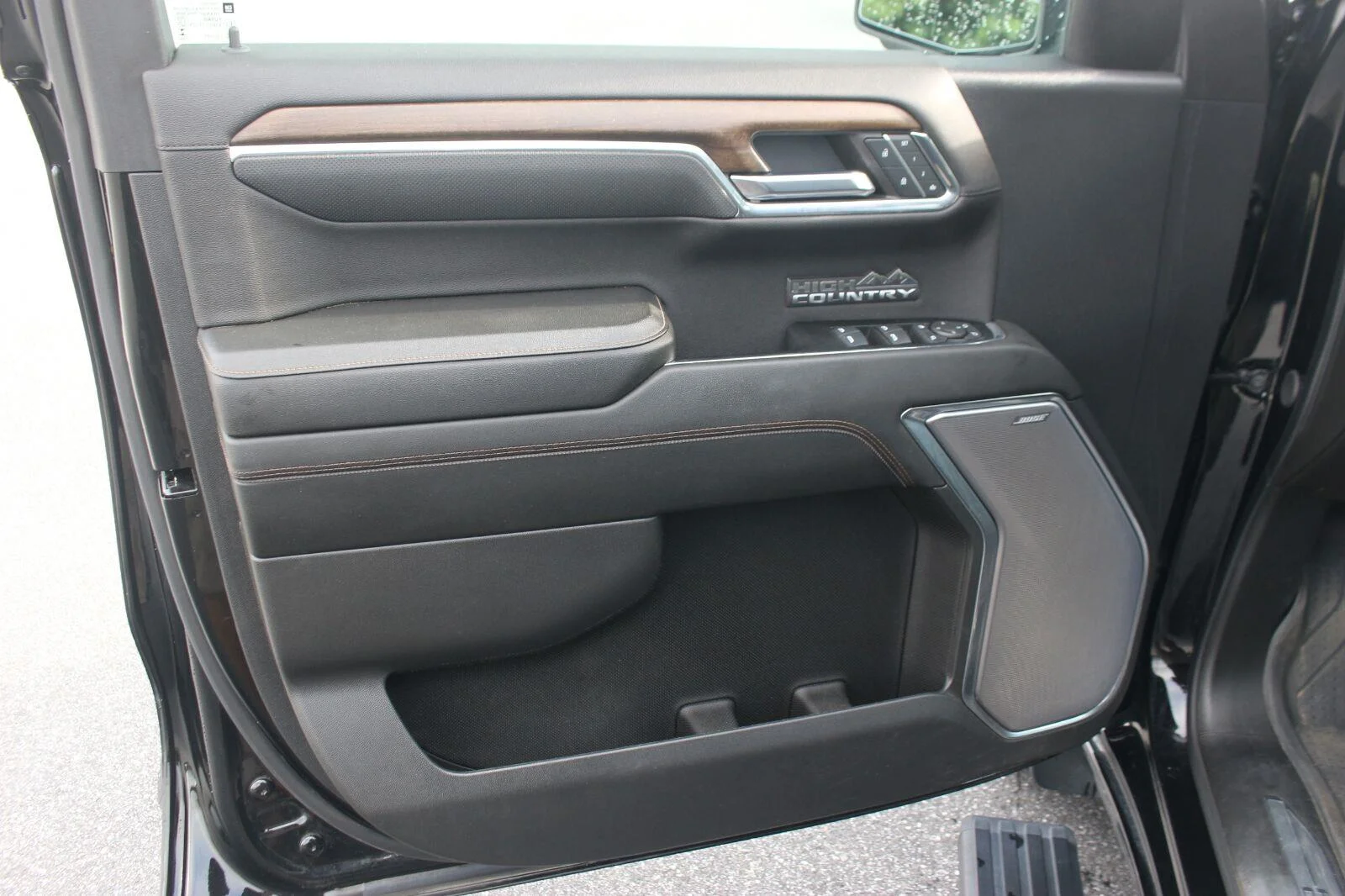 Used 2024 Black Chevrolet High Country image 13