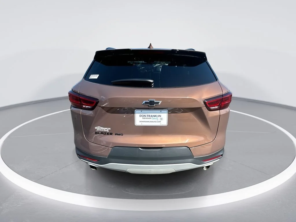 Used 2023 Brown Chevrolet LT image 7