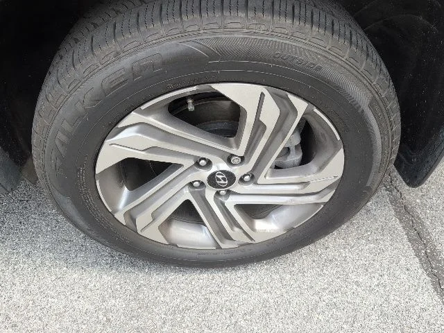 Used 2022 Gray Hyundai SEL image 5