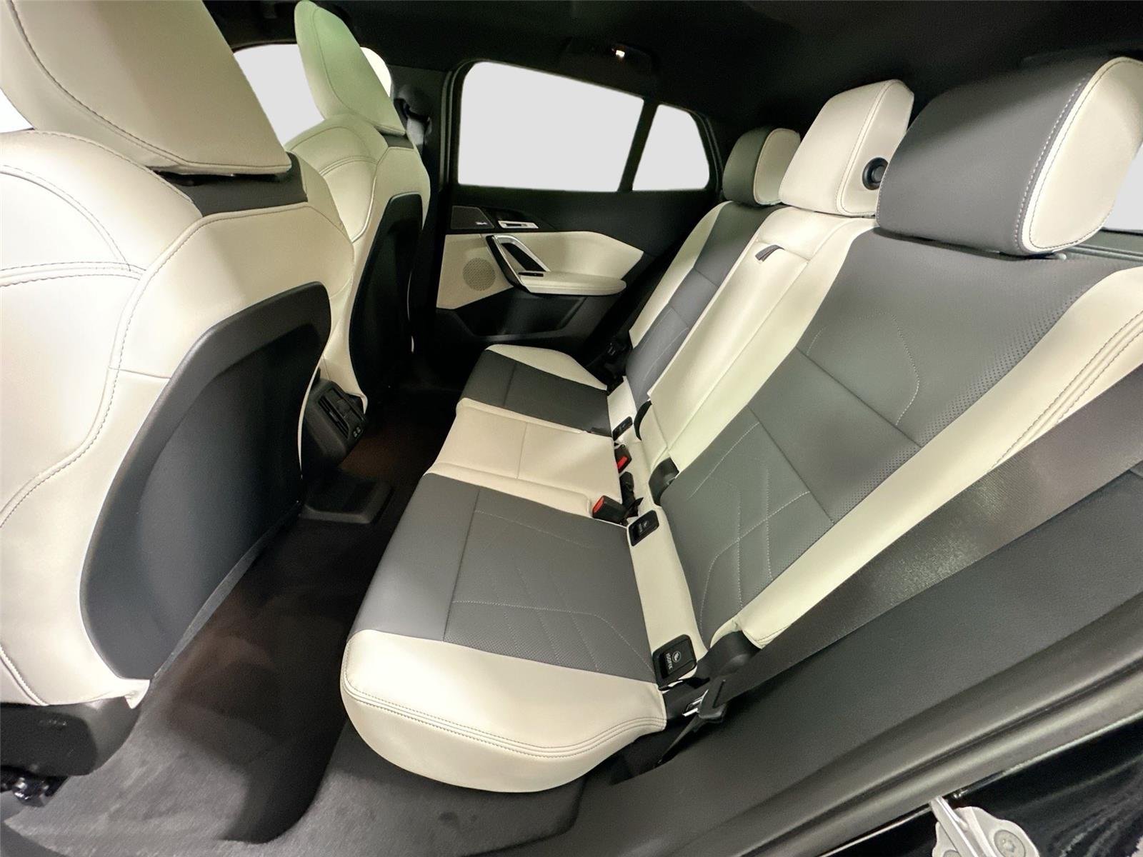 New 2026 Black Sapphire Metallic BMW xDrive28i image 27