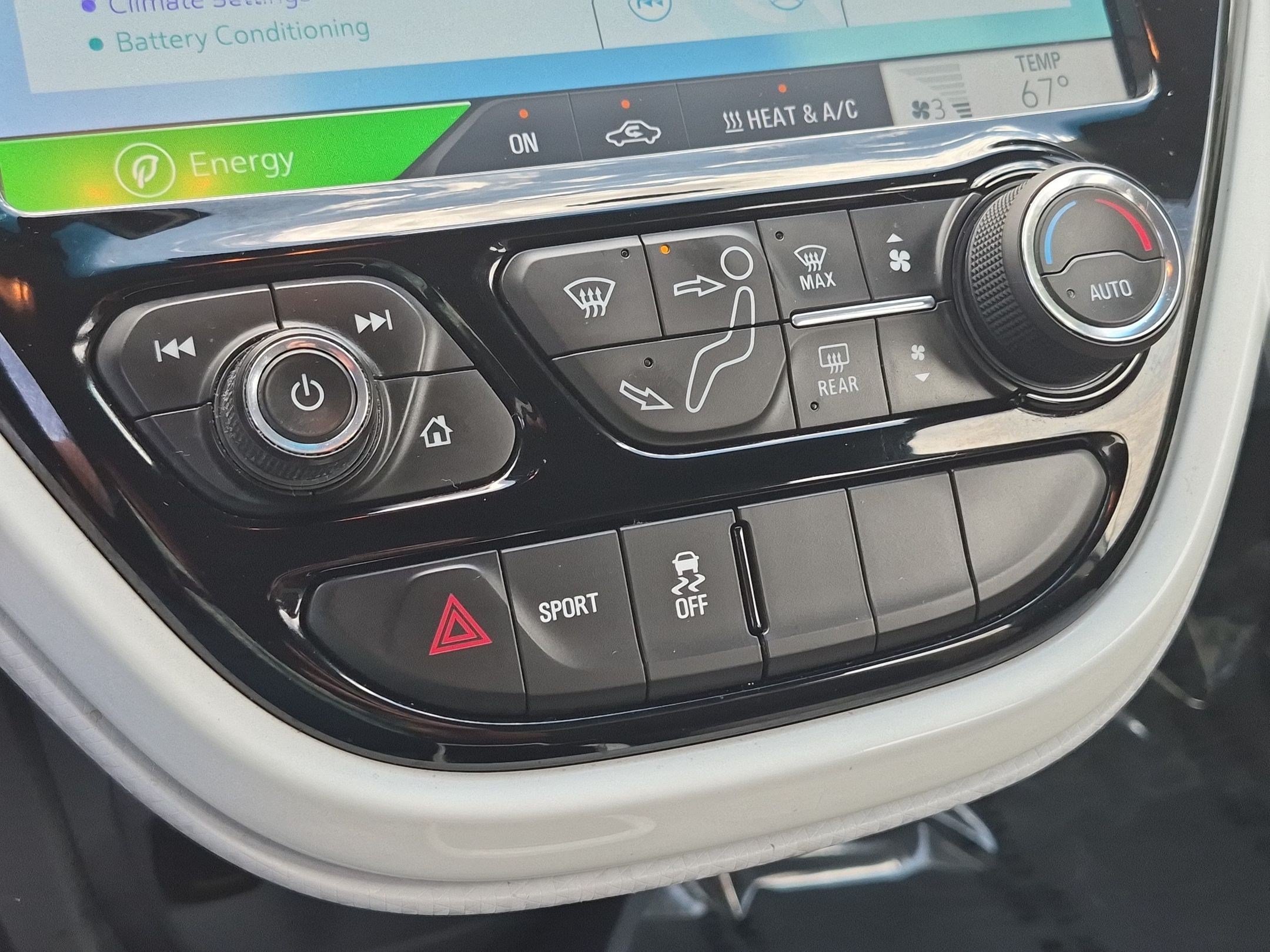 Used 2018 (Includes (TUS) Black grille.) Chevrolet LT image 20