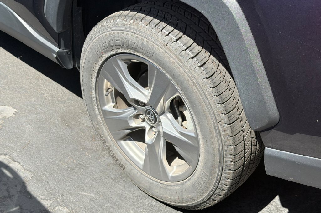 Used 2024  Toyota XLE image 4