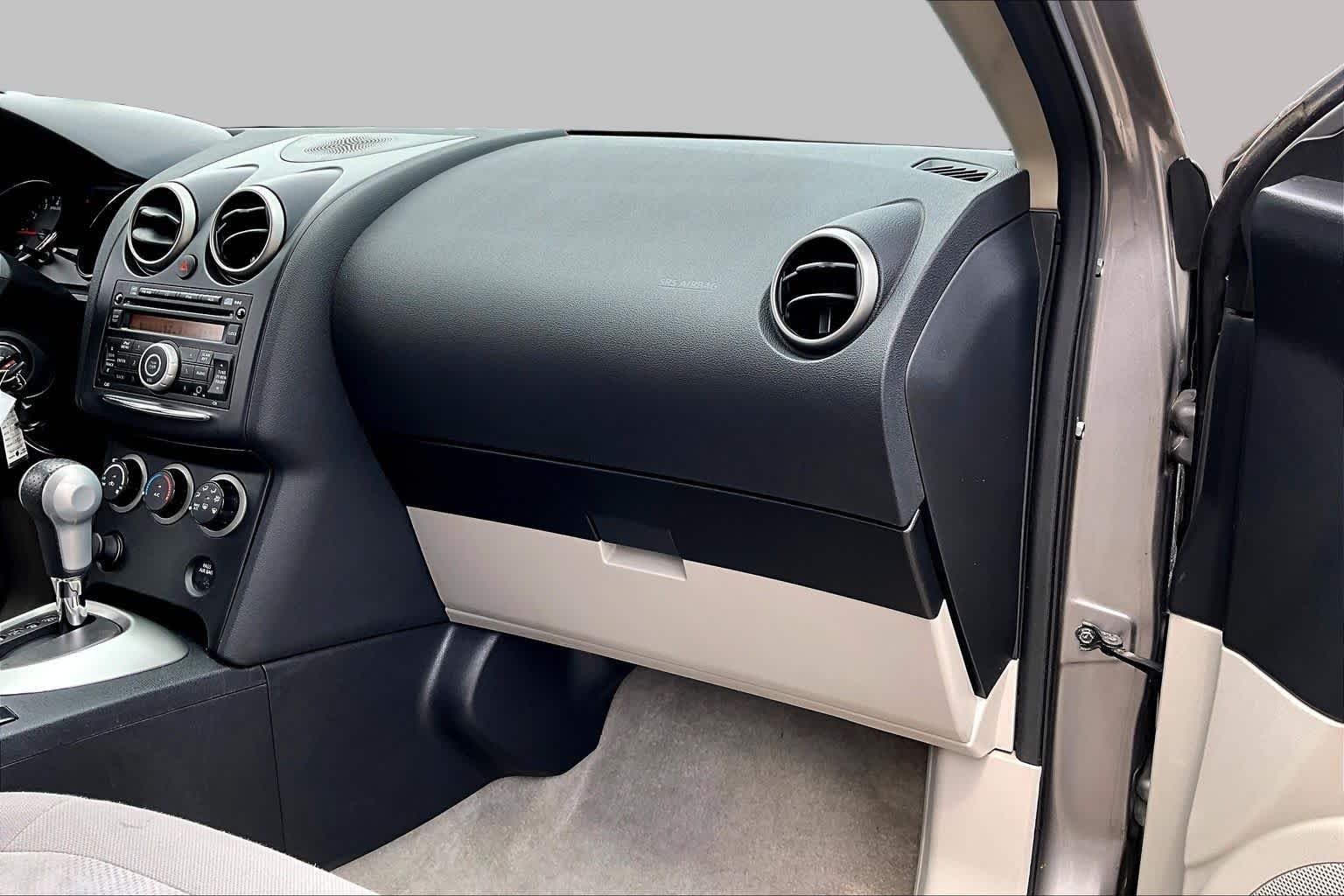 Used 2012 Platinum Graphite Nissan S image 18