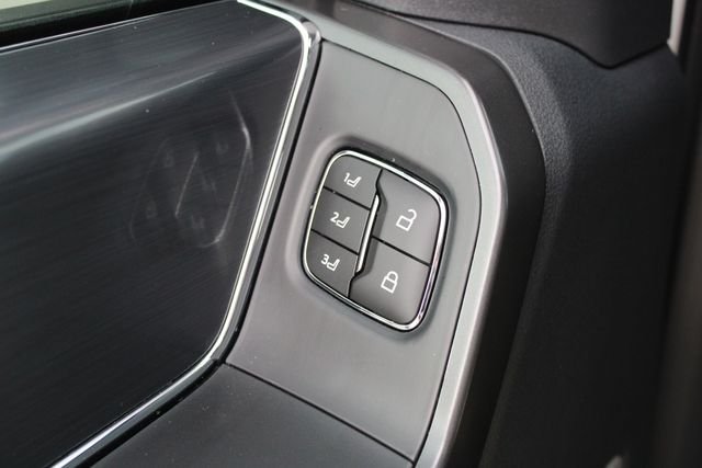 New 2026 Star White Metallic Tri-Coat Ford Lariat image 7