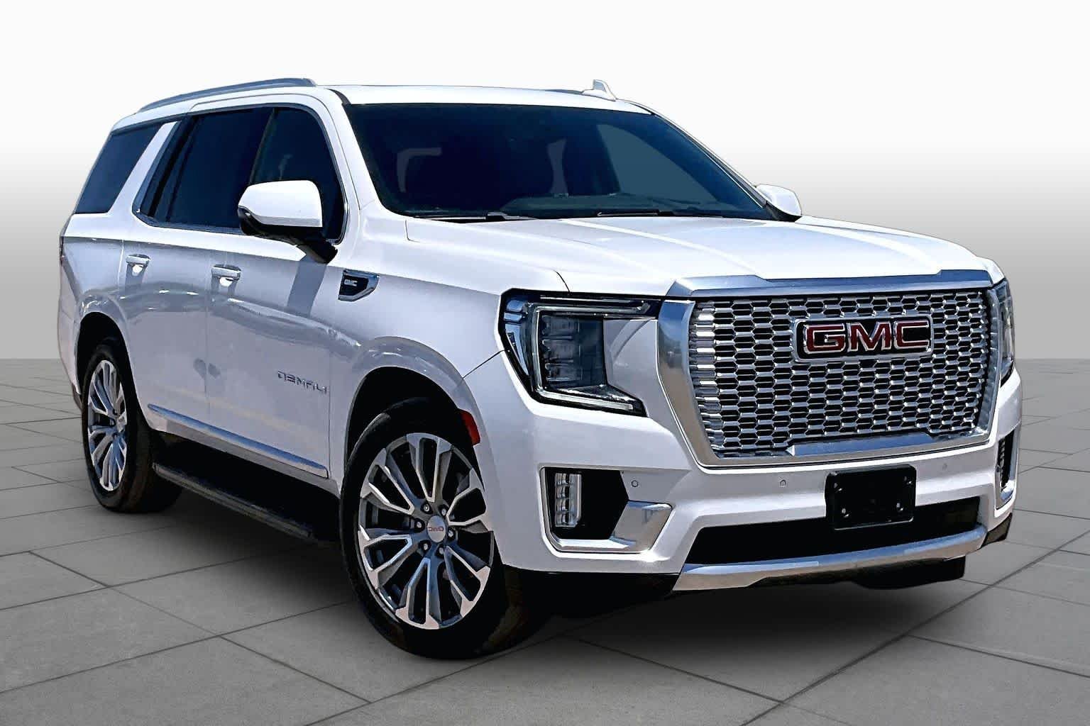 Used 2022 White Frost Tricoat GMC Denali image 2