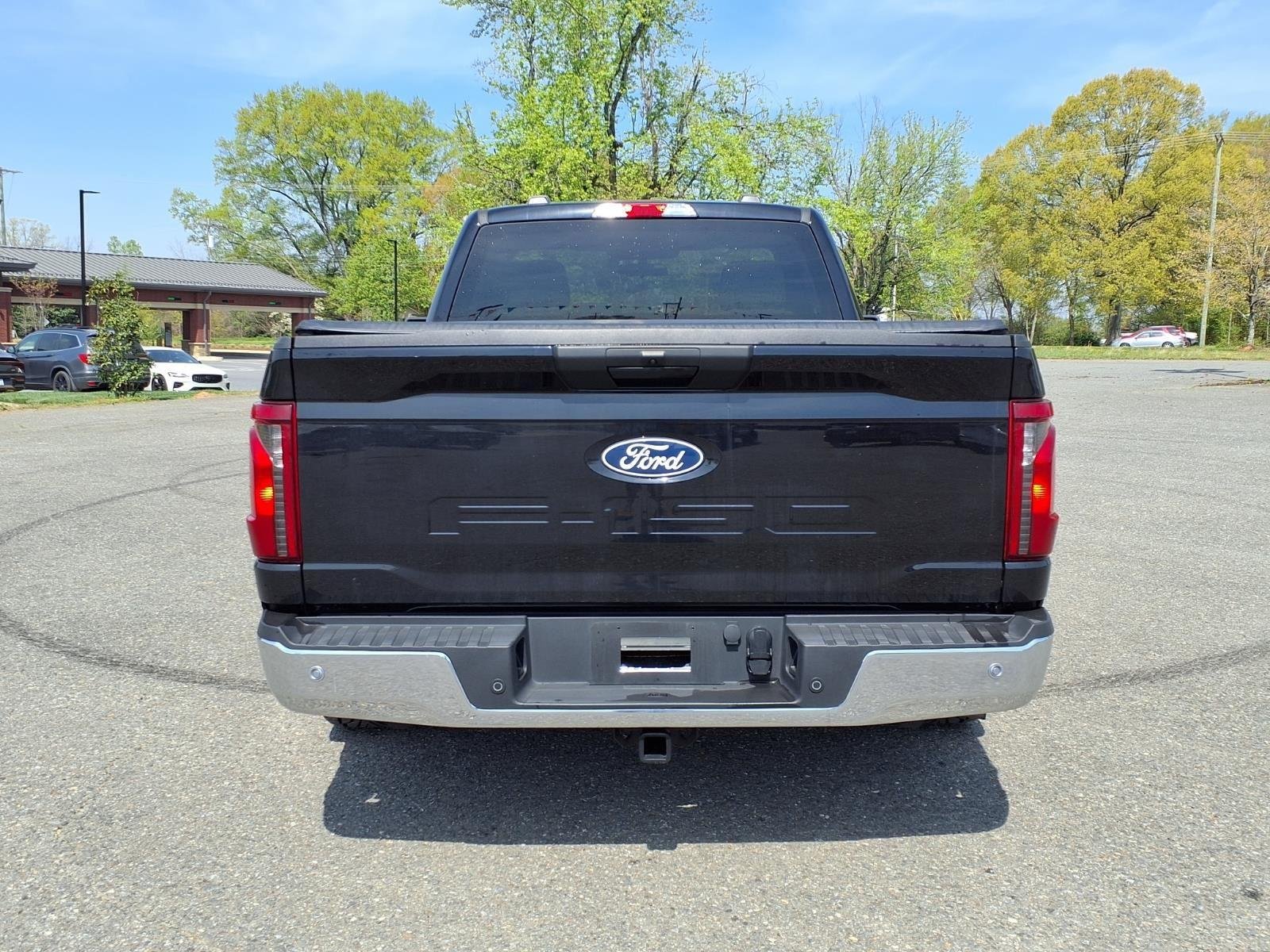 Used 2024 Agate Black Metallic Ford XL image 9