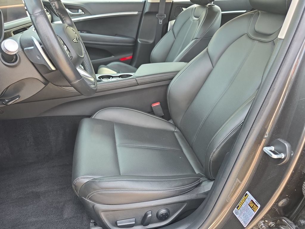 2025 GENESIS G70 Standard - Photo 17