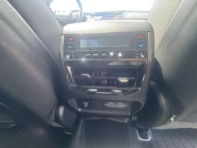 2022 Jeep Grand Cherokee Overland - Photo 14