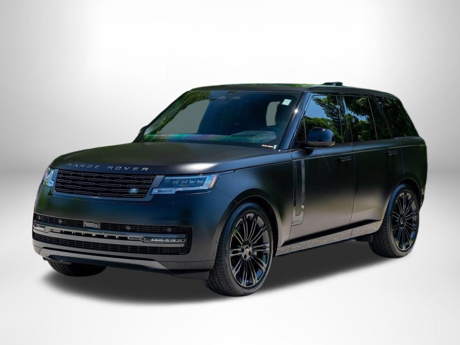 Used 2025 Obsidian Black SV Bespoke Ultra Metallic Satin Land Rover Autobiography image 5