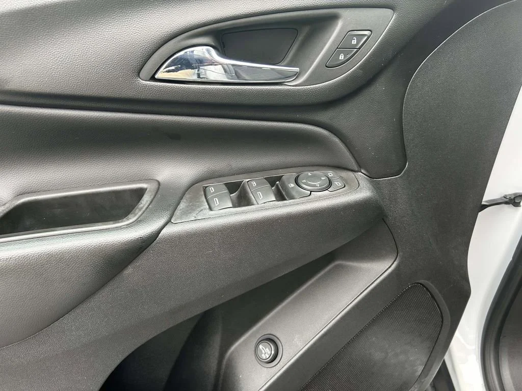 Used 2022 Iridescent Pearl Tricoat Chevrolet LT image 16