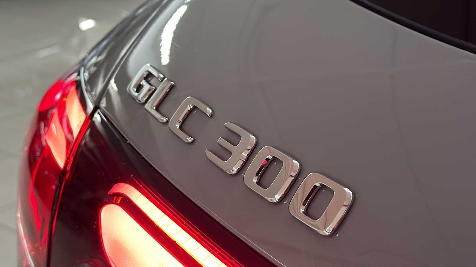 New 2027 MANUFAKTUR Alpine Grey Mercedes-Benz GLC 300 image 9