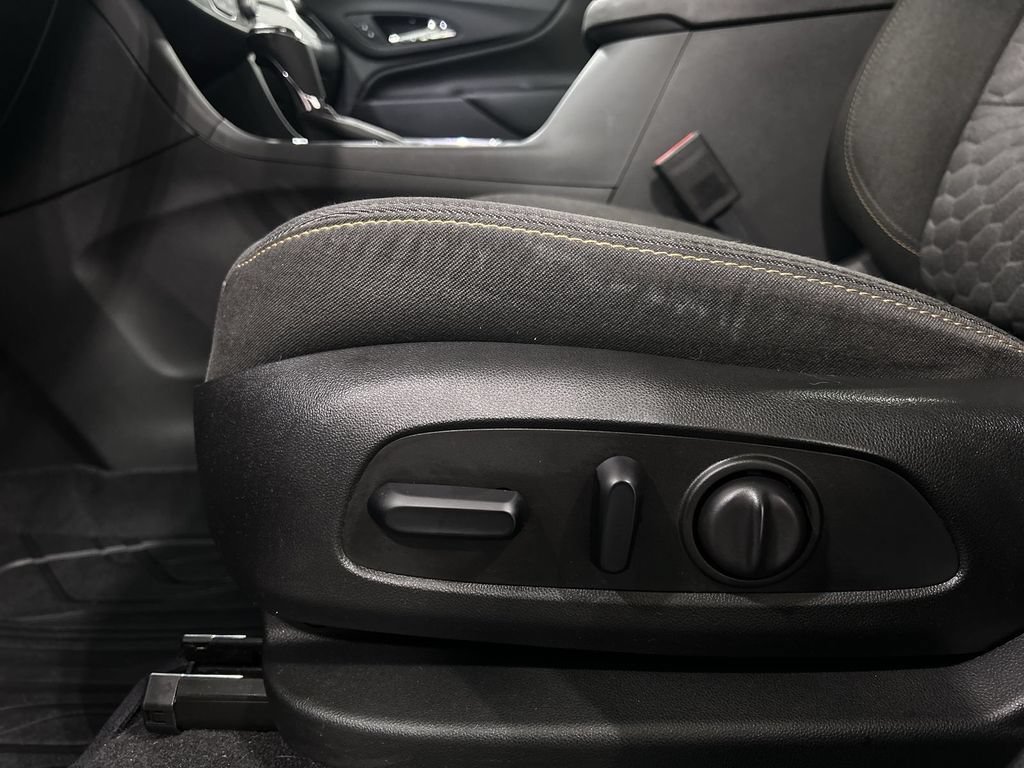 Used 2019 CAJUN RED TINTCOAT Chevrolet LT image 14