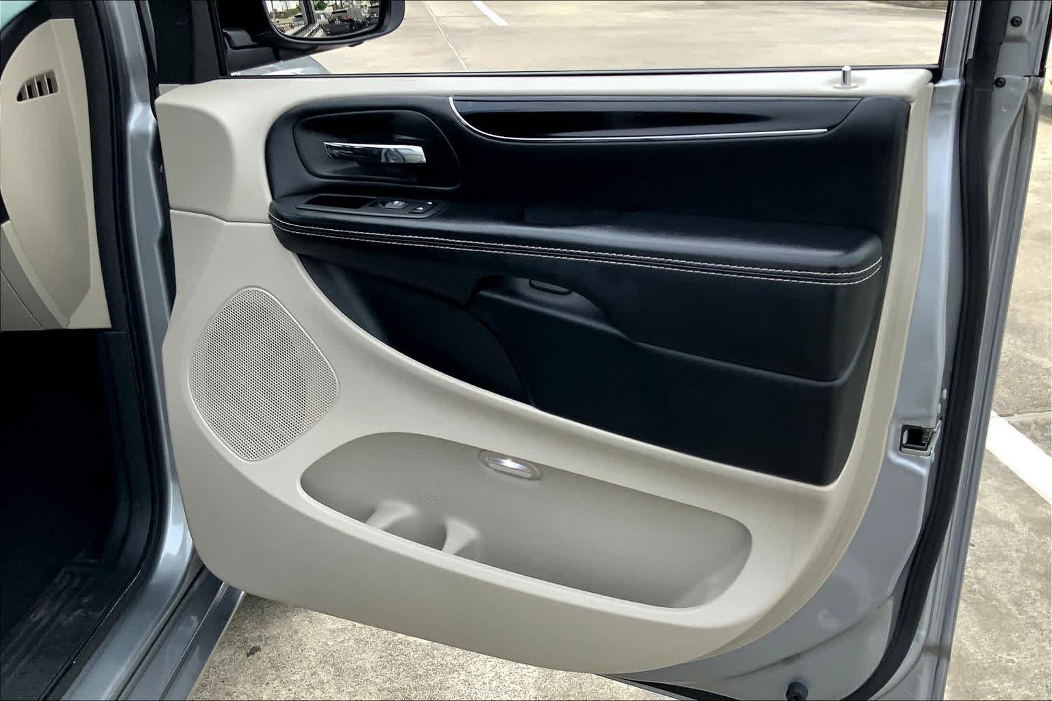 2020 Dodge Grand Caravan SXT - Photo 20