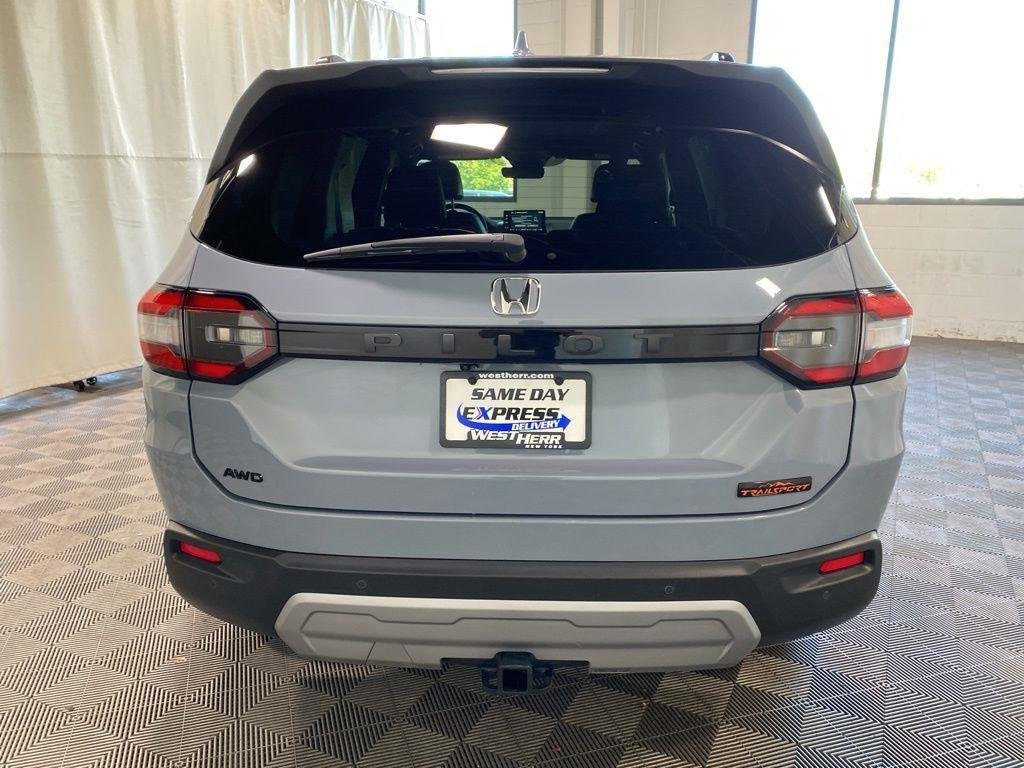 Used 2025 Lunar Silver Metallic Honda TrailSport image 11